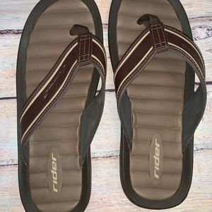 New men’s size 13 Rider brand flip flops